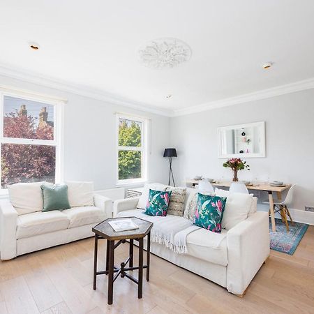 Welcomestay Colliers Wood Two Bed Apartment - Home Away From Home 런던 외부 사진