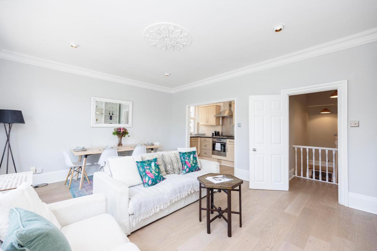 Welcomestay Colliers Wood Two Bed Apartment - Home Away From Home 런던 외부 사진